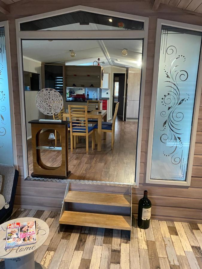 La Baie Des Lacs Apartment Froidchapelle Luaran gambar
